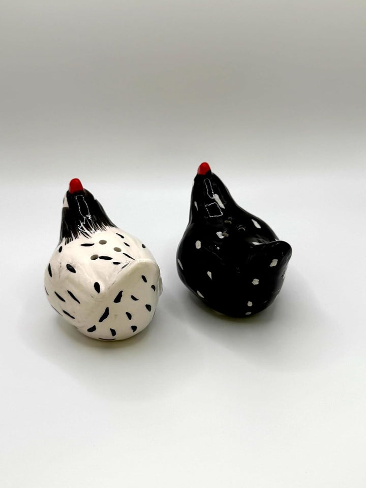 Salz- und Pfefferstreuer Set im Hühner-Design – dekoratives Tisch-Accessoire – Keramik (8,5 x 6 cm),
