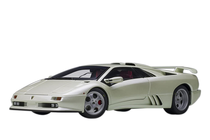 AUTOart Lamborghini Diablo SE30 JOTA weiss metallic Modellauto 1:18