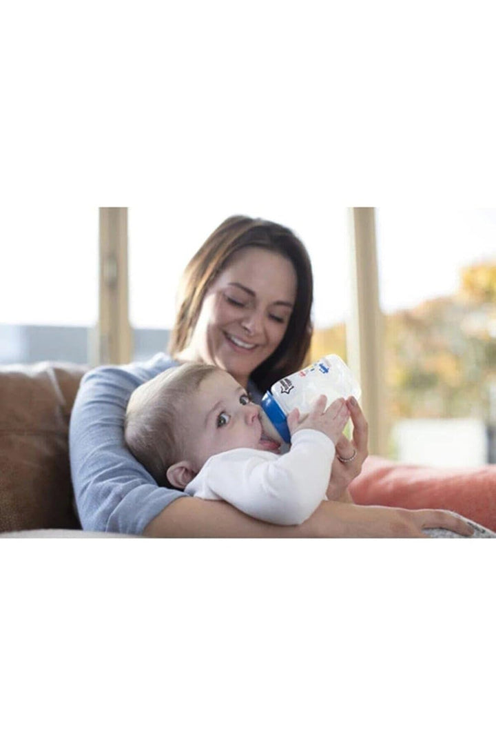 Tommee Tippee Closer to Nature Newborn Baby Bottle Starter Set, Breast-Like Teats with Anti-Colic Va