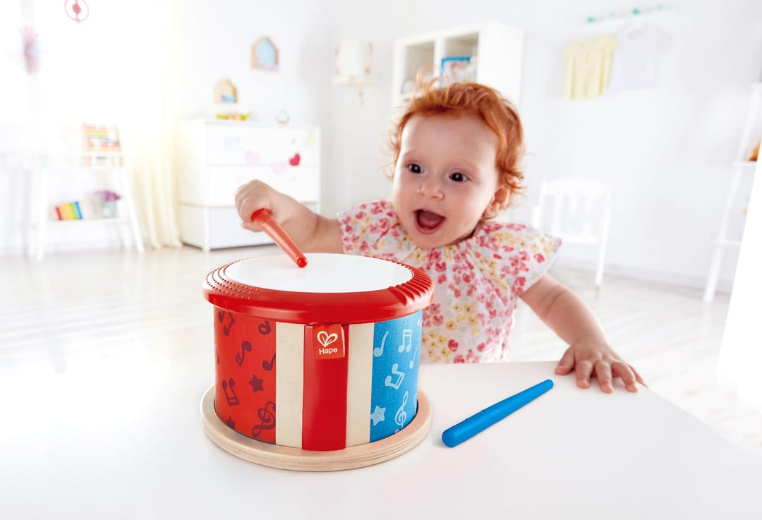 Hape Doppelseitige Holztrommel - Musikspielzeug für Kleinkinder, beidseitige Trommelflächen und stab
