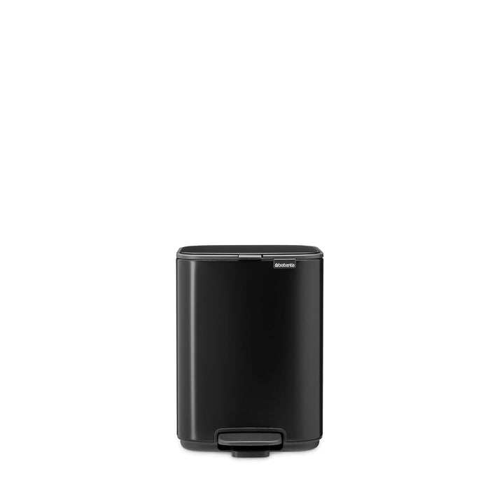 Brabantia Bo Treteimer 4 L (mattschwarz), platzsparender Mini Mülleimer mit Soft-Close-Funktion und