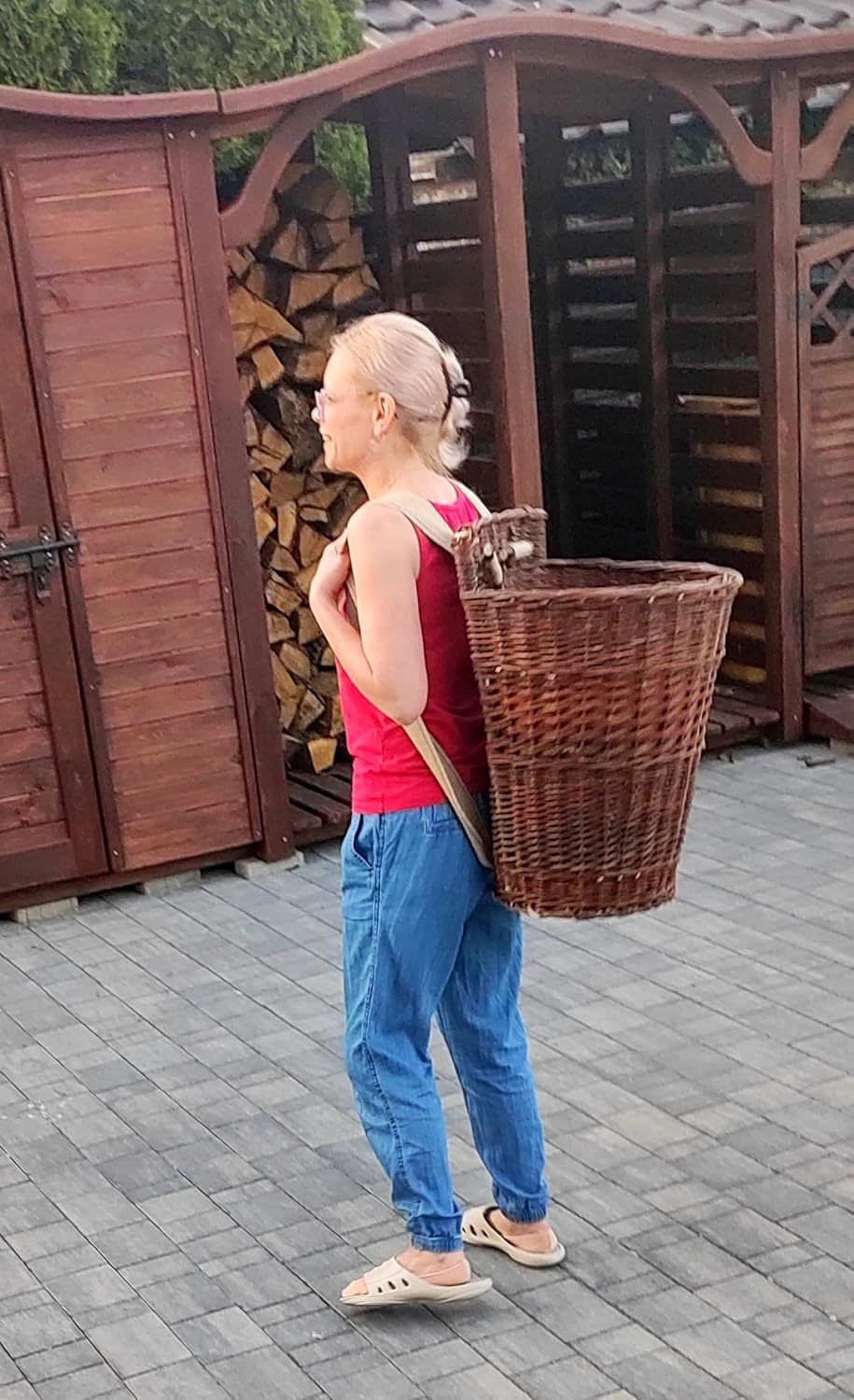 Rückentragekorb aus Weide – Handgeflochten & ergonomisch – Natur oder lackiert – 60x44x37cm – Jutegu