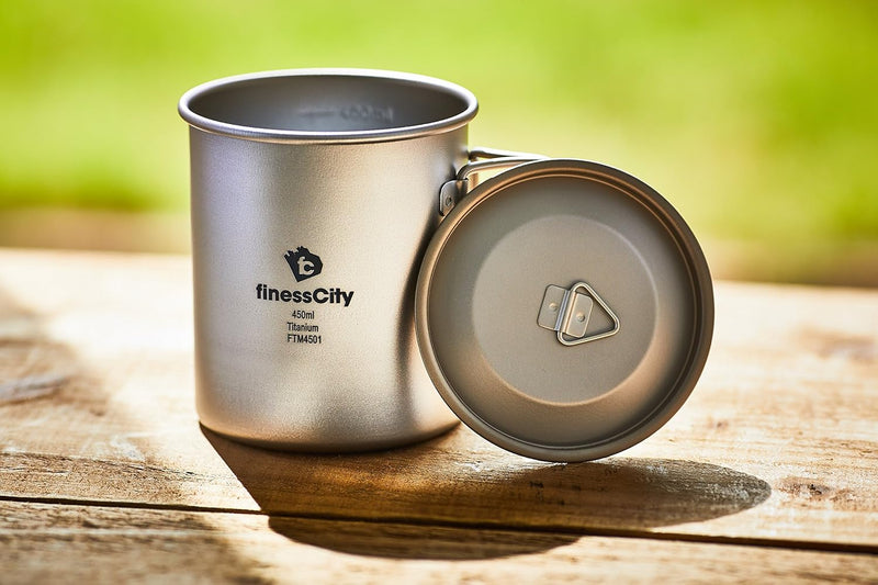 finessCity Camping Becher mit Deckel, Strong, Lightweight Camping Becher mit Messmarkierungen, Titan