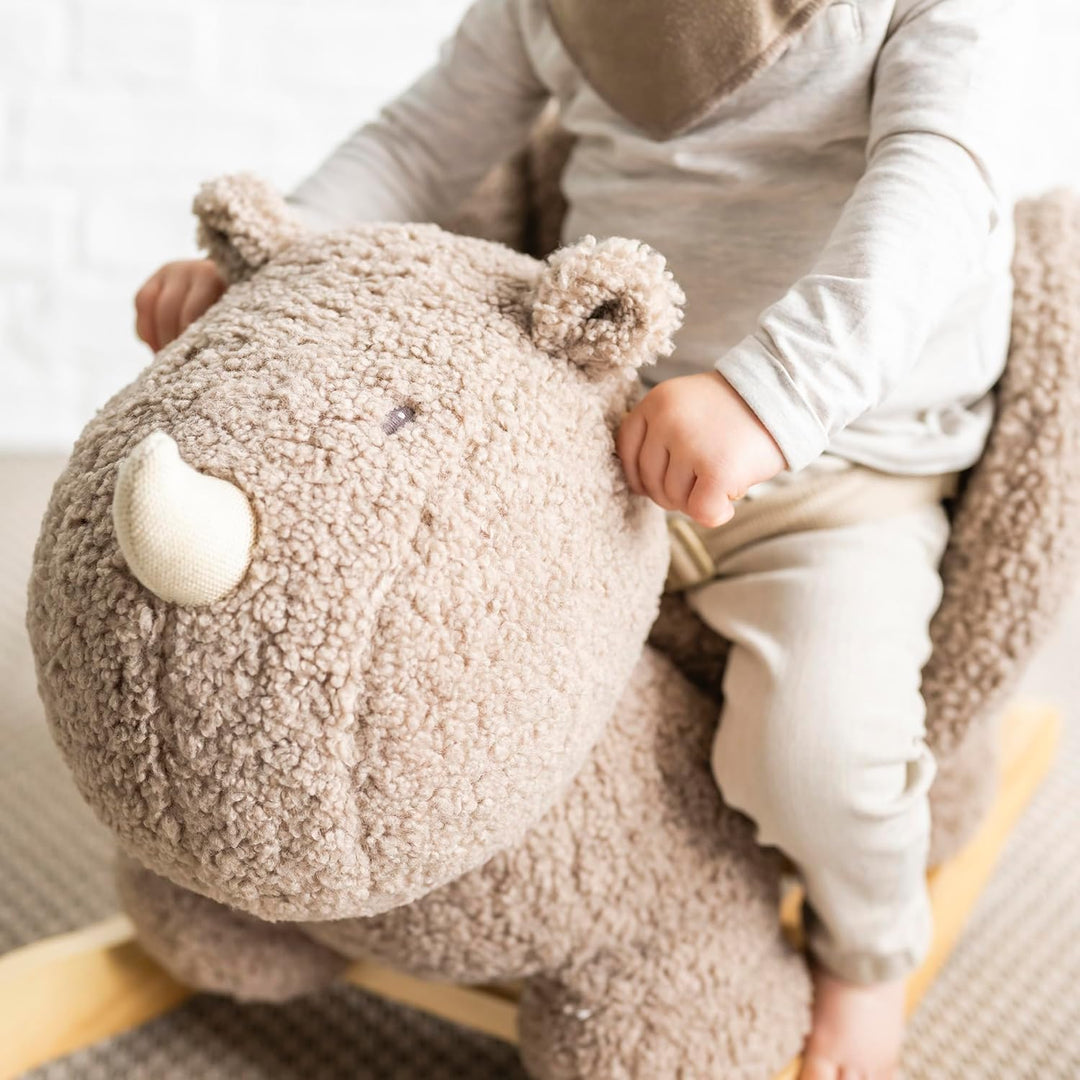 Nattou Schaukeltier aus weichem Teddy-Stoff, Schaukeltier Nashorn, Inkl. Sicherheitsgurt, Fröhliches