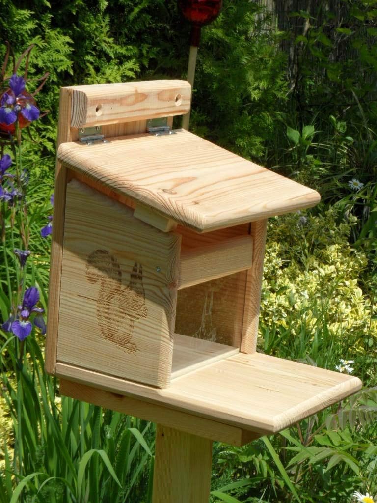 XXXL Echhörnchen Kobel/Futterhaus aus hochwertigem Lärchenholz, deutsches Qualitätsprodukt, von Hand