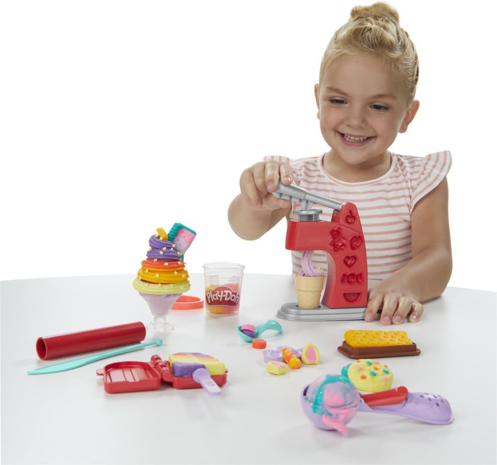 Play-Doh Eismaschine - Zauberhafte Knete, Eistüten, Formen & mehr - Magische Eiskrem-Fantasie - Ab 3