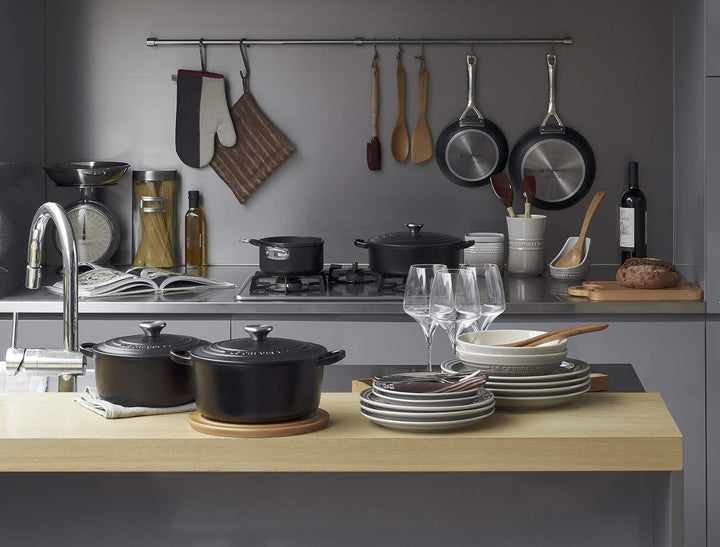 Le Creuset Signature Gusseisen-Bräter mit Deckel, Ø 30 cm, Rund, Für alle Herdarten und Induktion ge
