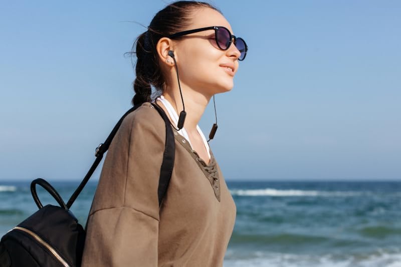 JBL Tune 135BT Bluetooth Wireless In Ear Kopfhörer mit 3 Tasten Mikrofon/Fernbedienung und Flachkabe