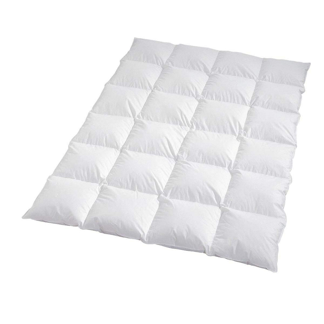 Traumschlaf Daunendecke Himalaya warm – Bauschige Bettdecke mit 100% Daunenfüllung - weich & leicht