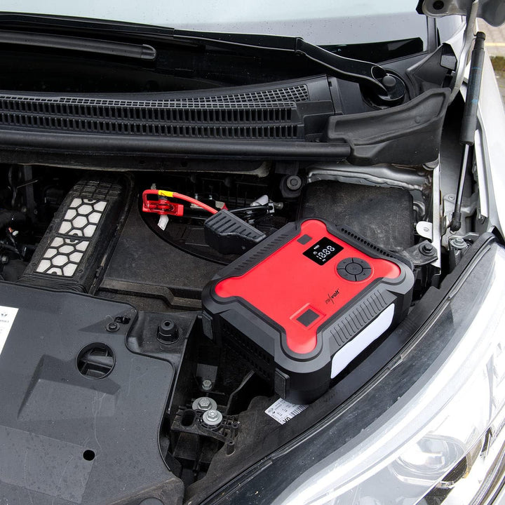 revolt Pkw Starthilfe: 4in1-Starthilfe-Powerbank, Kompressor, USB, 16 Ah, 1200A, 150 psi (Pumpe, Akk