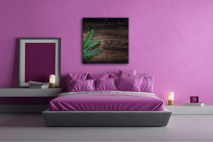 deyoli Kleiner grüner Farn auf Einer Holztischplatte Format: 70x70 als Leinwand, Motiv fertig gerahm