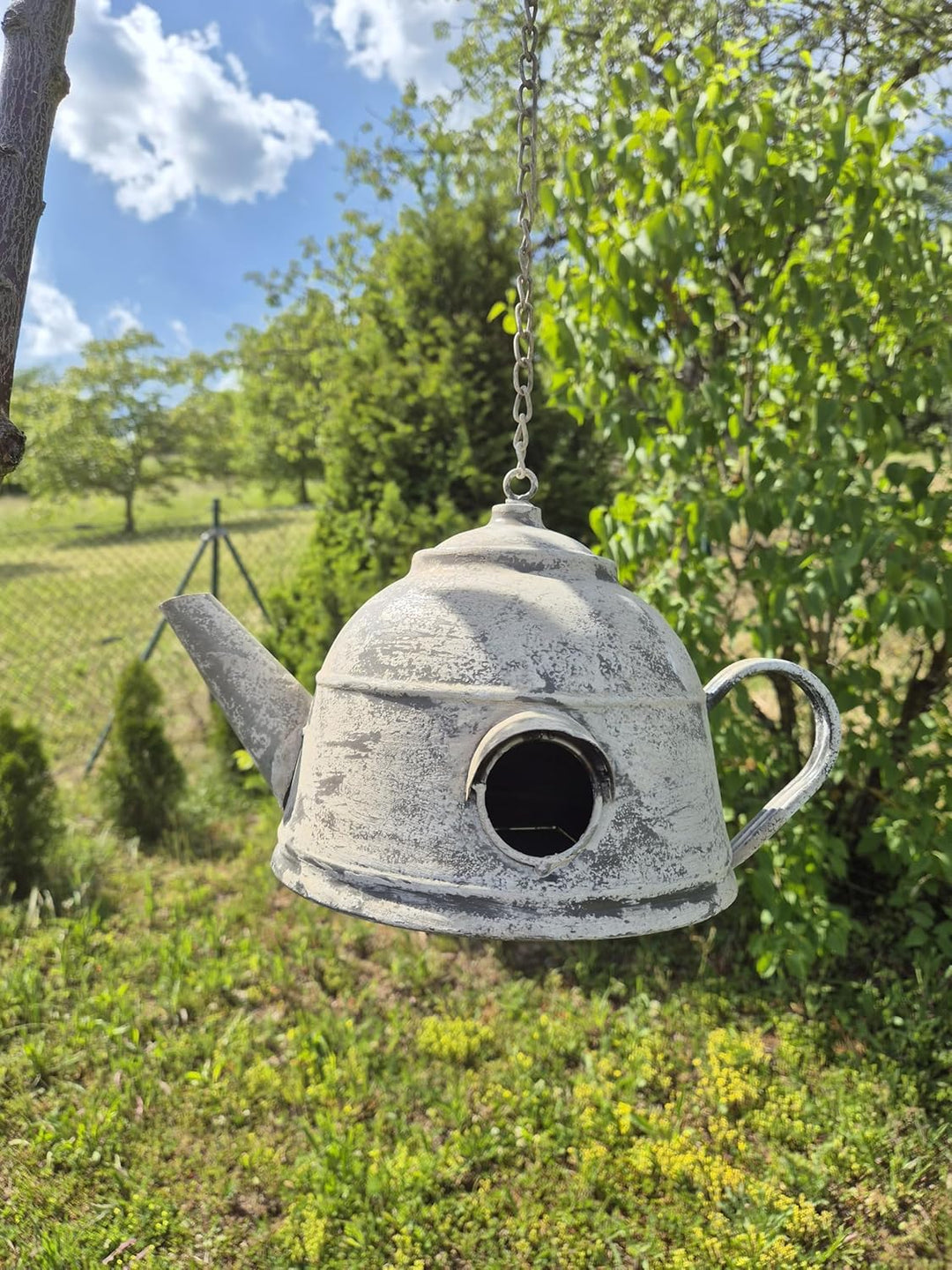 Nistkasten Teekessel an Kette - Balkon und Garten - Nistkasten für Vögel