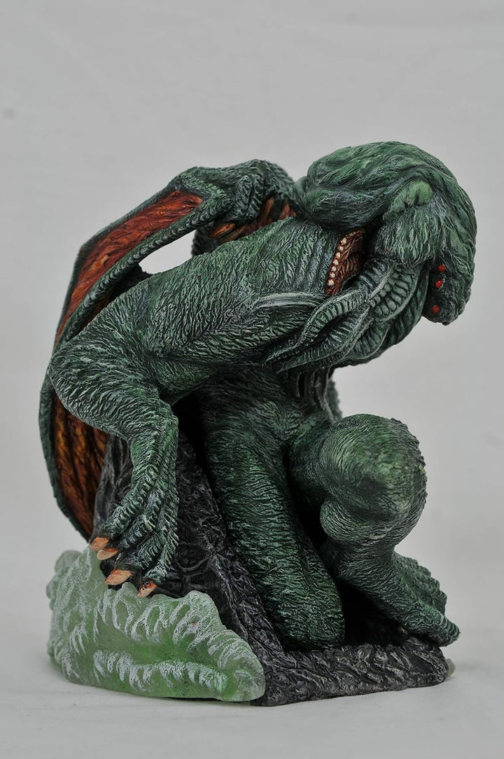 Diamond Select Toys: H.P. Lovecraft's - Cthulhu Gallery Diorama (SEP192500)