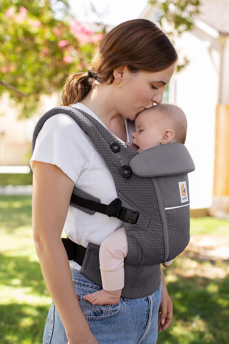 Ergobaby Adapt Babytrage für Neugeborene ab Geburt, 3-Positionen SoftFlex Mesh Ergonomische Babybauc