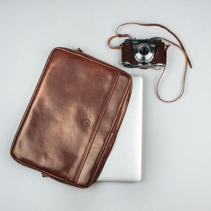 Maxwell Scott Handgefertigte Leder 17'' Laptophülle Davoli in Dunkelbraun, Dunkelbraun