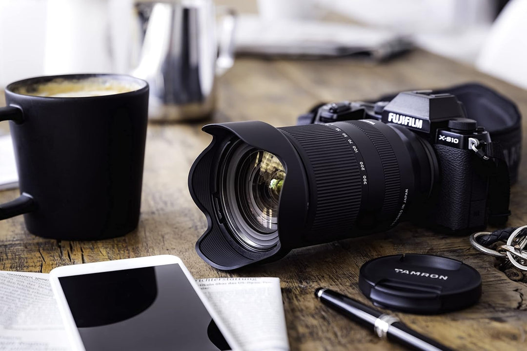 Tamron B061X 18-300mm F/3.5-6.3 Di III-A VC VXD, Objektiv für Fujifilm, schwarz & WD Elements Portab