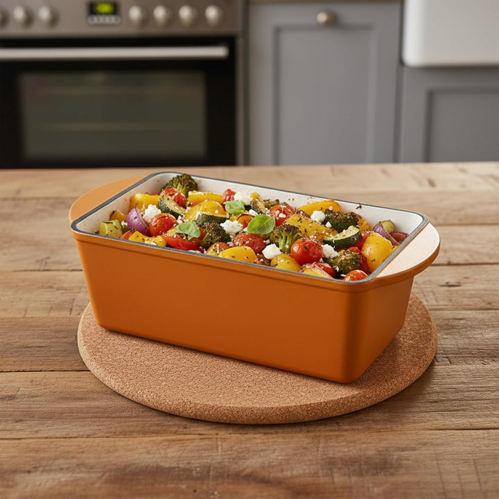 Mahlzeit Gusseisen Bräter mit Deckel emailliert | 3 Liter | Sunny Orange | Backofengeeignet, Indukti