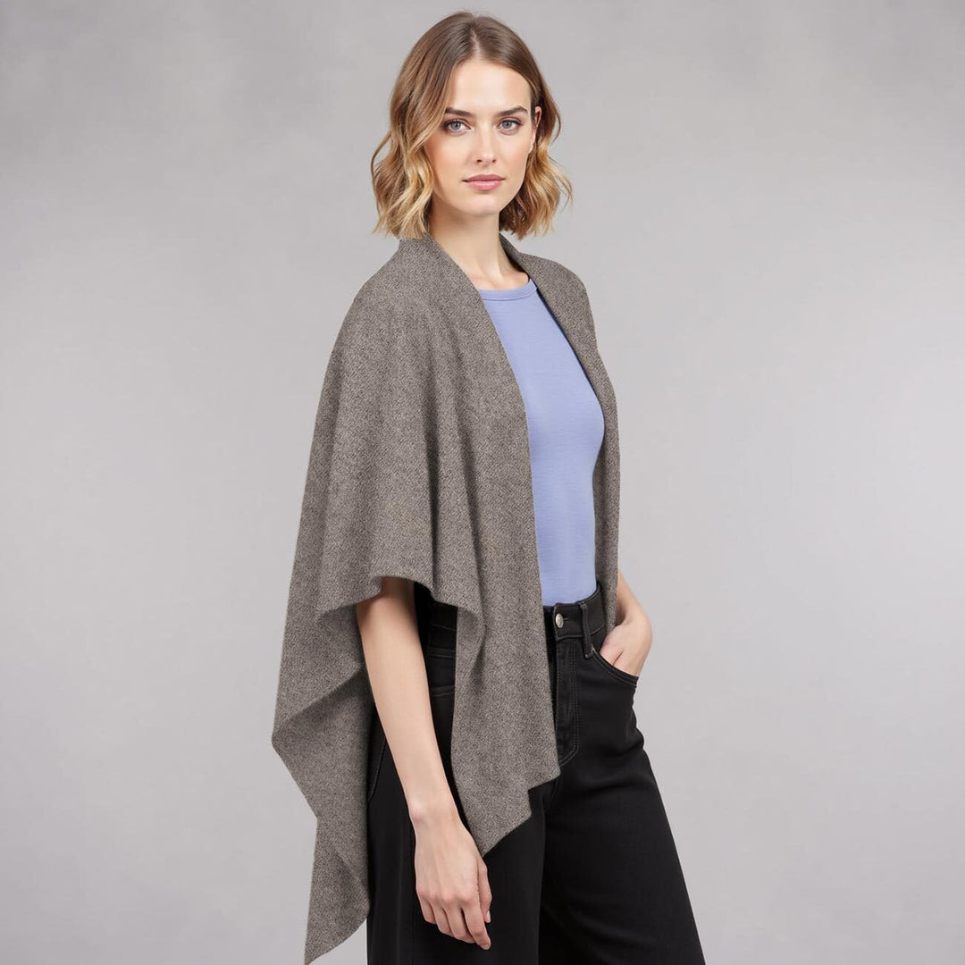 GIESSWEIN Merino Lambswool Cape - Eleganter Feinstrick Überwurf aus Lammwolle, Merinowolle Cape für