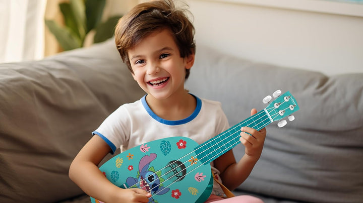 Lexibook, Disney Stitch, Meine erste Holz-Ukulele, 4 Nylonsaiten, 53 cm, inklusive Anleitung, Blau,
