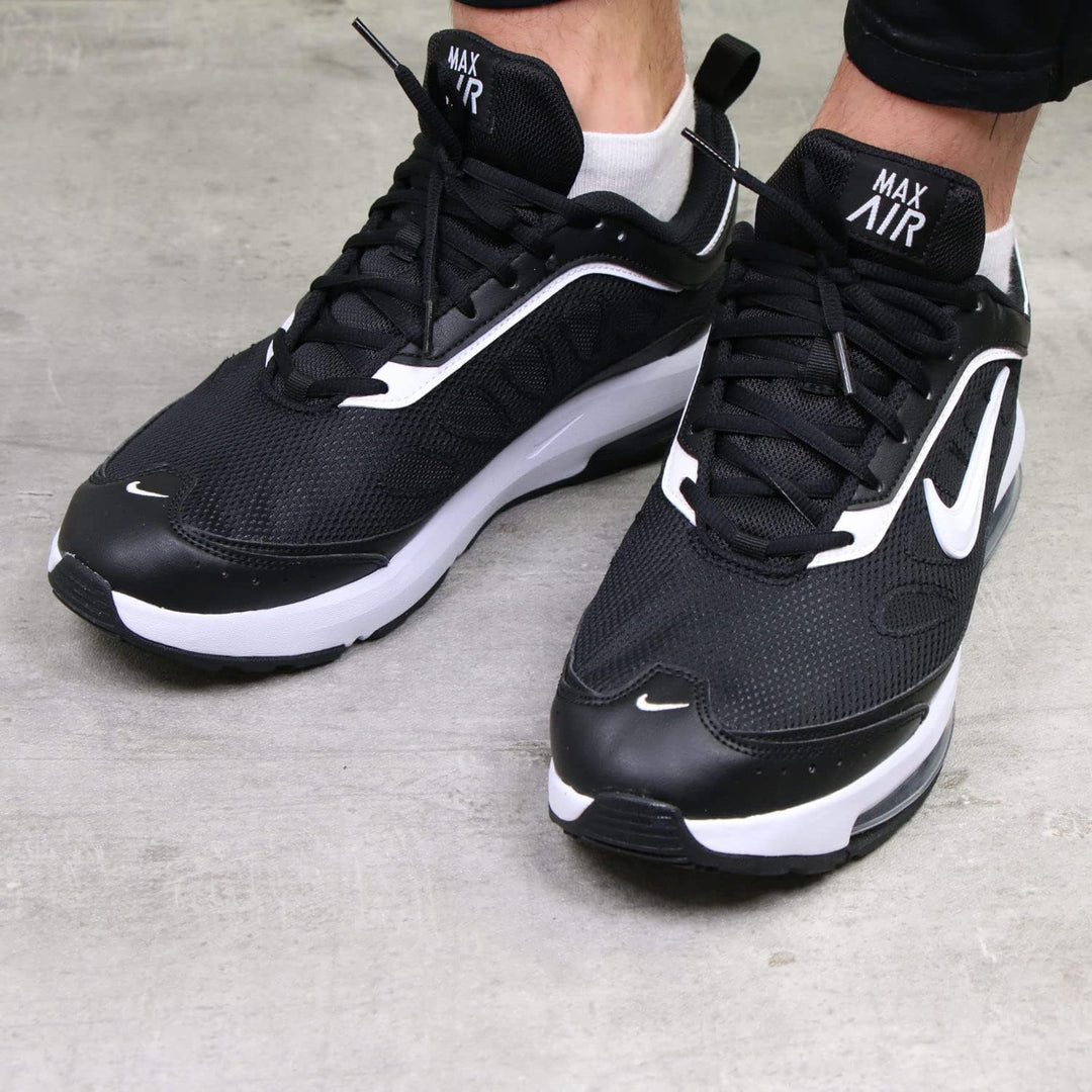 Nike Herren Air Max Ap Sneaker 38.5 EU Black White Black Bright Crims, 38.5 EU Black White Black Bri