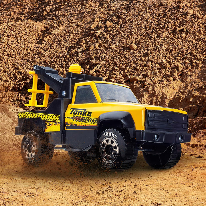 Tonka 06036 Steel Classics Tow Truck, Construction Truck Toy for Children, Kids Construction Toys fo