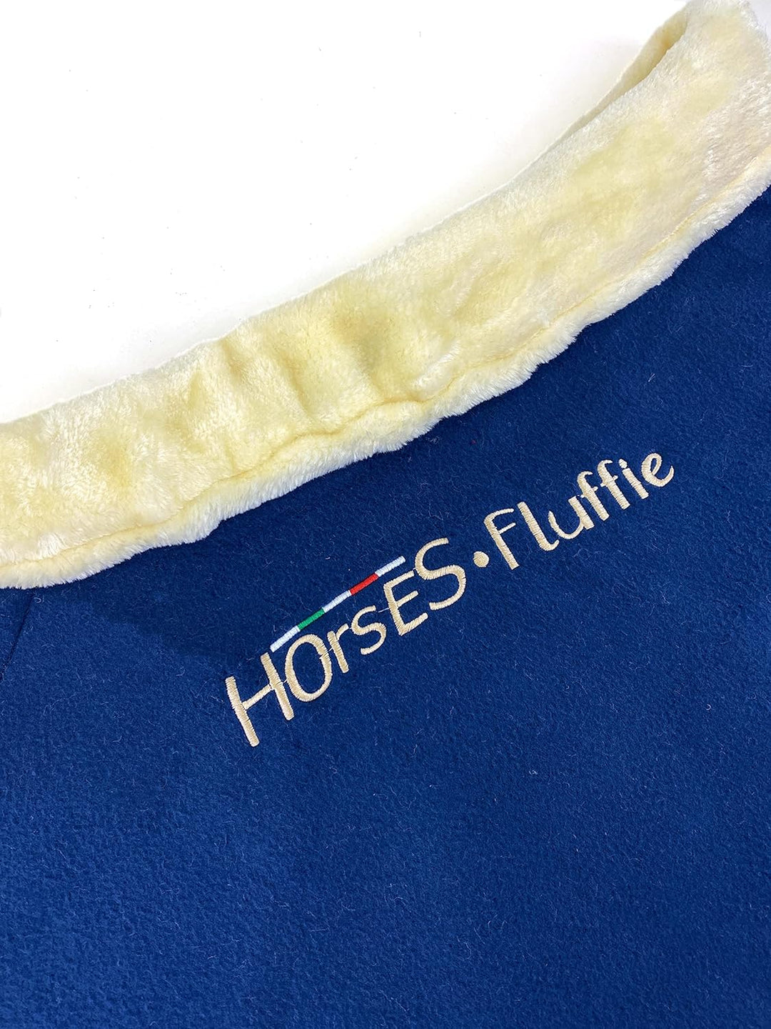 Horses, Flauschige Pile-Pferdedecke mit Pelleinsatz am Hals, für Spaziergänge ideal und bequem, mit