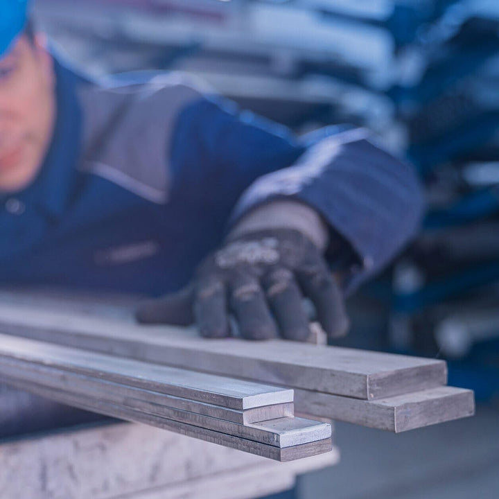 thyssenkrupp Flachstahl Edelstahl 25 x 10 mm in 1500 mm Länge | Flachstange V2A gezogen | Werkstoff: