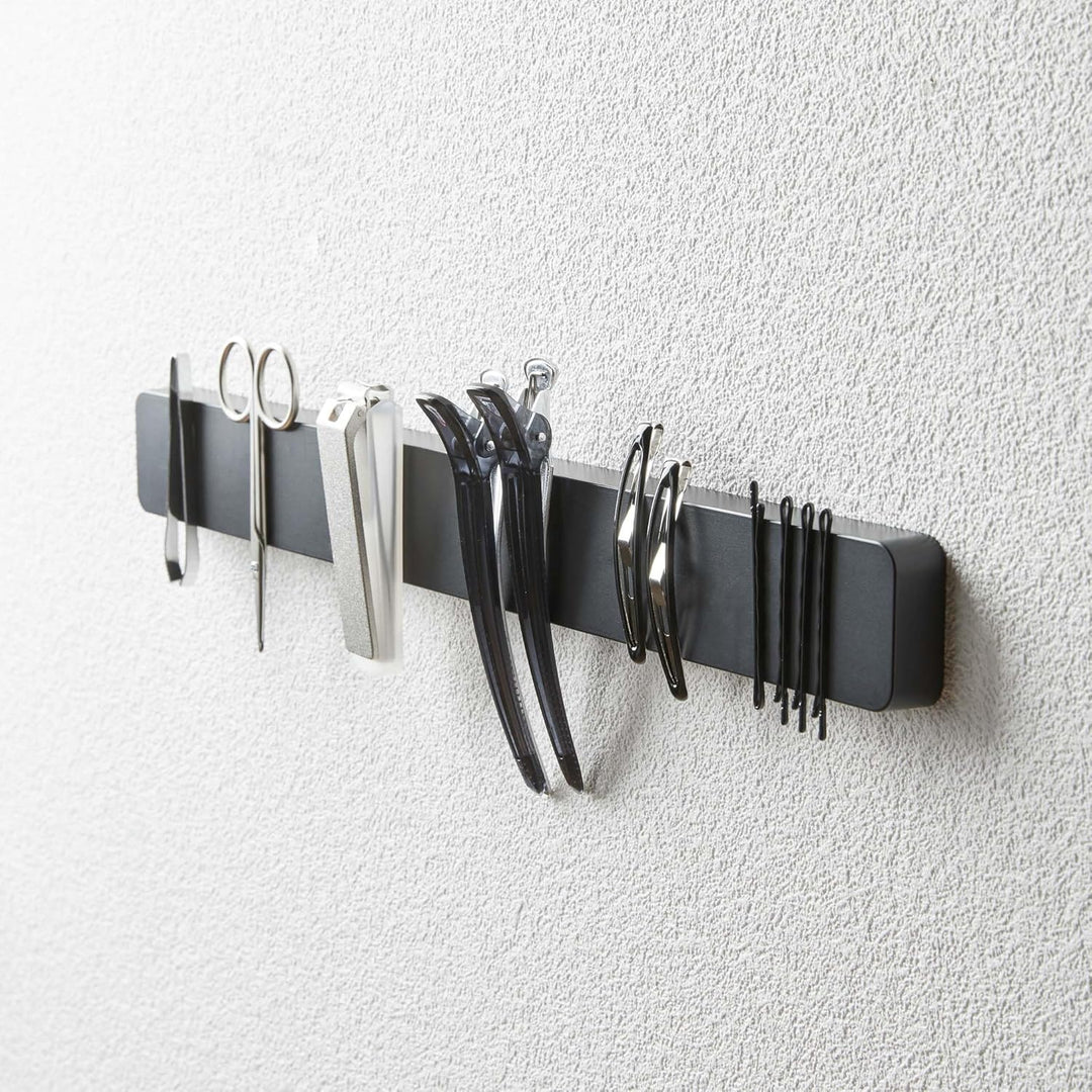 Yamazaki 5202 TOWER Magnetischer Messerhalter, schwarz, ABS-Harz/Magnet/Silikone, minimalistisch, 1,