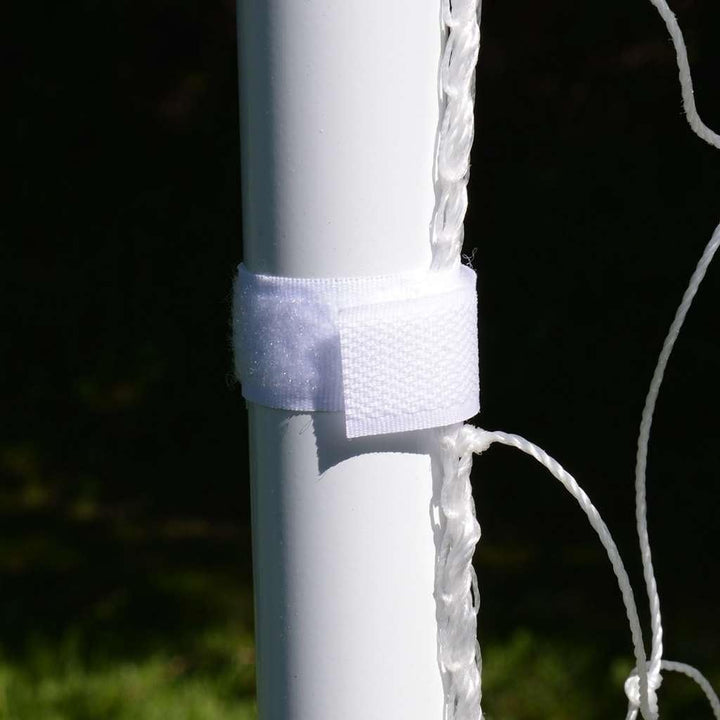 Franklin Sports Fussballtor für Wettkampf, Stahltor mit Allwetternetz, inkl. 6 Bodenspiessen, 3,6 x