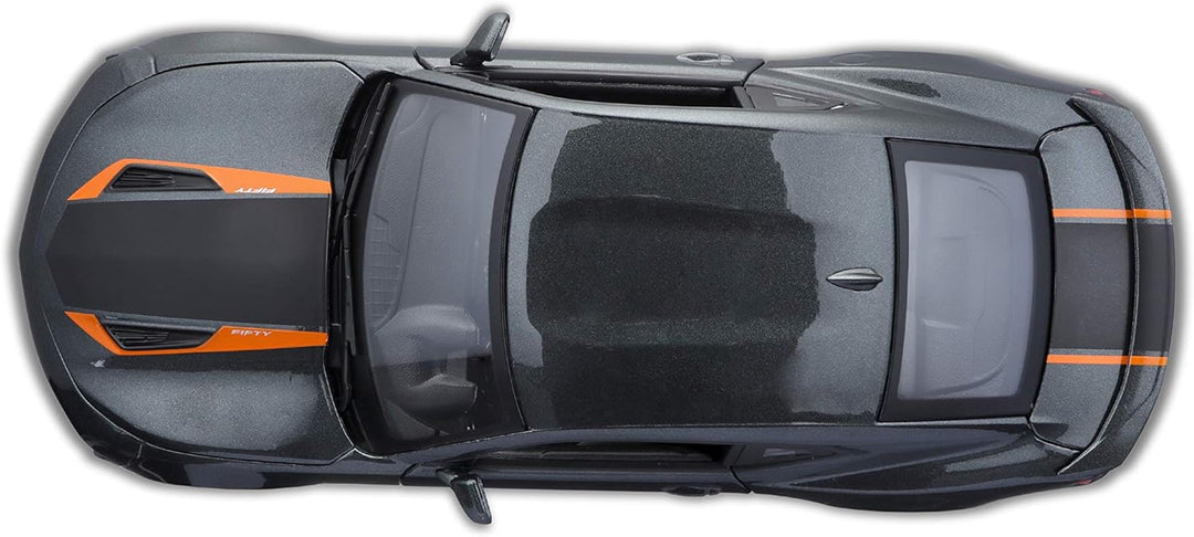 Maisto Chevrolet Camaro zum 50. Jubiläum, Modellauto mit Federung, Massstab 1:18, Türen und Motorhau