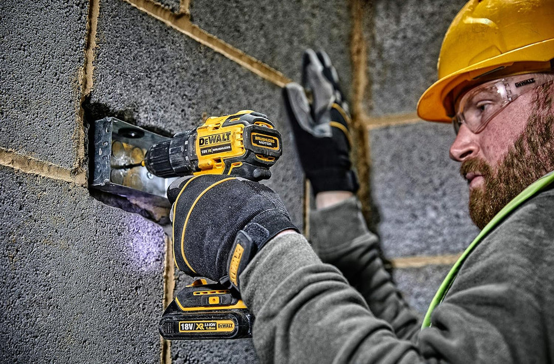 Dewalt 18V XR 2-Gang Akku-Bohrschrauber DCD708D2T (bürstenloses Vollmetall-Getriebe, 13 mm Vollmetal