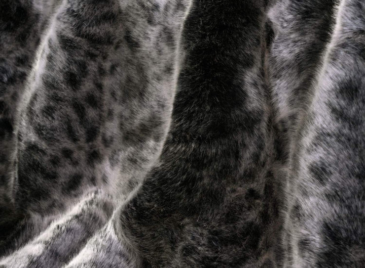 Wohnen & Accessoires GmbH & Co. KG Premium Felldecke Wildkatze grau 240x260cm Tagesdecke 240x260cm,