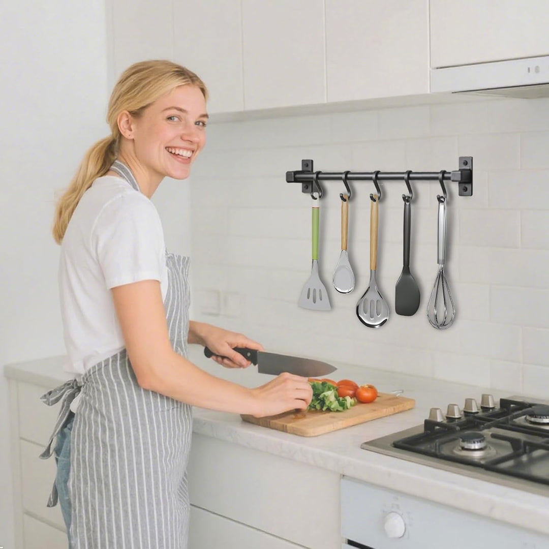 Smallboutique Schwarzer Aluminium-Utensilienhalter, Küchenregal zur Wandmontage, Küchenschienen-Pfan