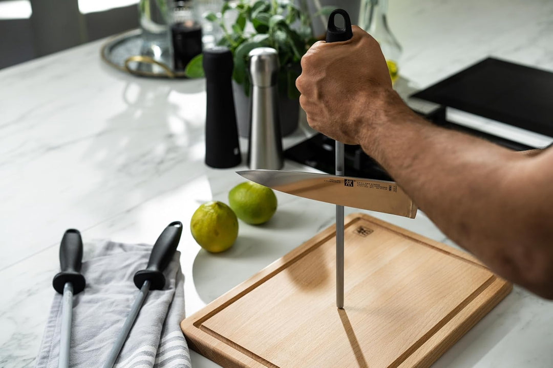 ZWILLING Wetzstahl, Verchromt, Länge: 23 cm, Kunststoffgriff mit Aufhängöse, Schwarz [Made in German