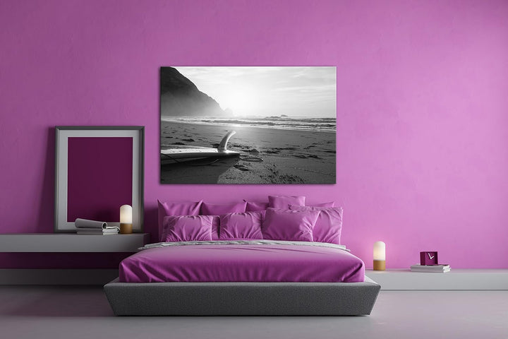 deyoli zurück gelassenes Surfbrett am Strand Effekt: Schwarz/Weiss Format: 80x60 als Leinwandbild, M