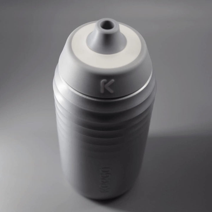 KEEGO | Die Evolution der Sportflasche | Elastisches Titan | Schützt vor Plastik im Wasser | Leicht
