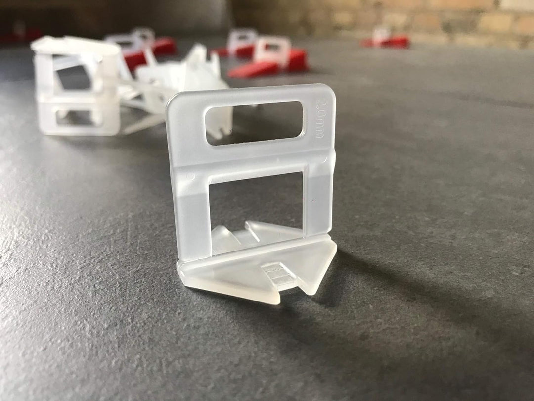 500 Stück 2mm Das GÜNSTIGE Fliesen Nivelliersystem Zange Keile Zuglaschen einzeln oder im Set 1mm 1,