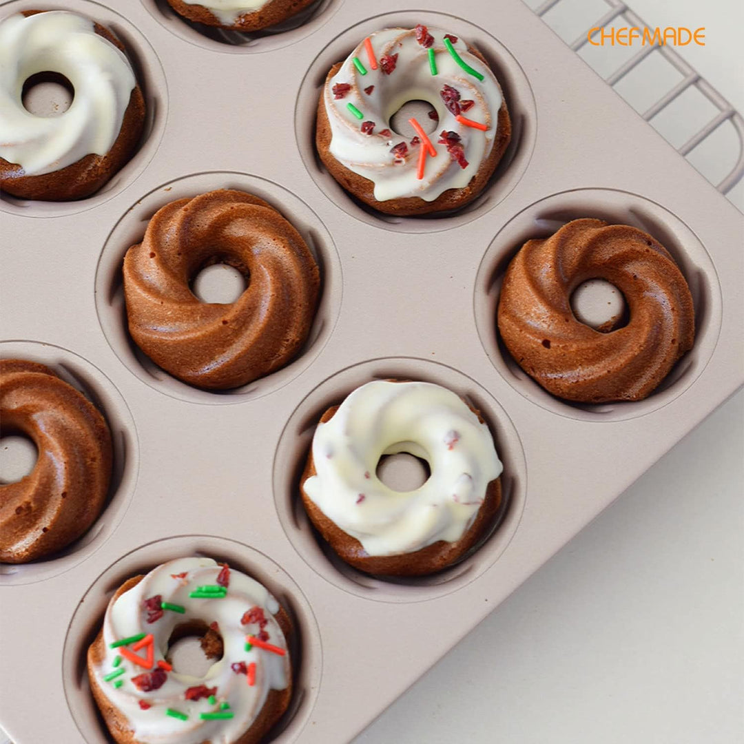 CHEFMADE Rohr Kuchen Form, Antihaft-Zyklon-Donut-Back Geschirr mit 12 Kavitäten zum Backen im Ofen (