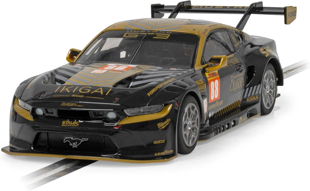 Scalextric C4519 Ford Mustang GT3 – Proton Competition – Katar 2024 Slot Car