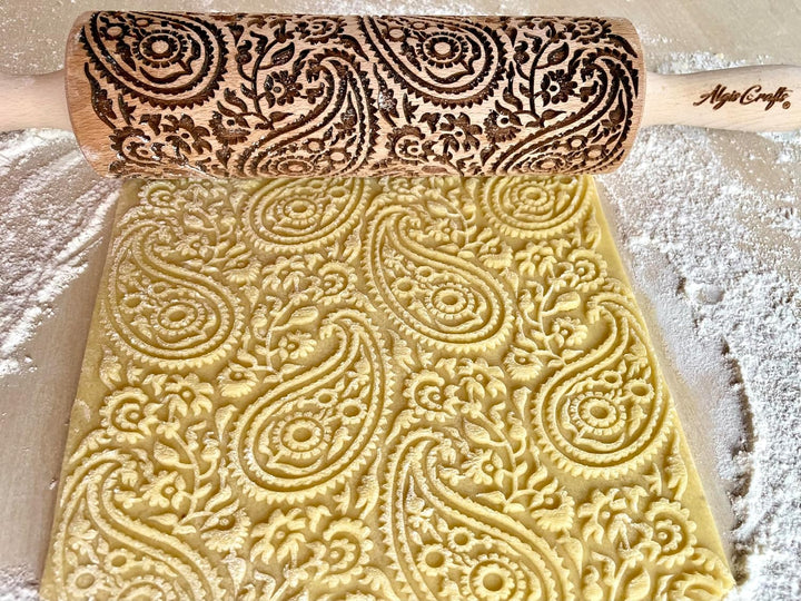 PAISLEY gravierte Nudelholz für hausgemachtes Gebäck. Teigroller mit Blumen. Gravierte Nudelholz mit