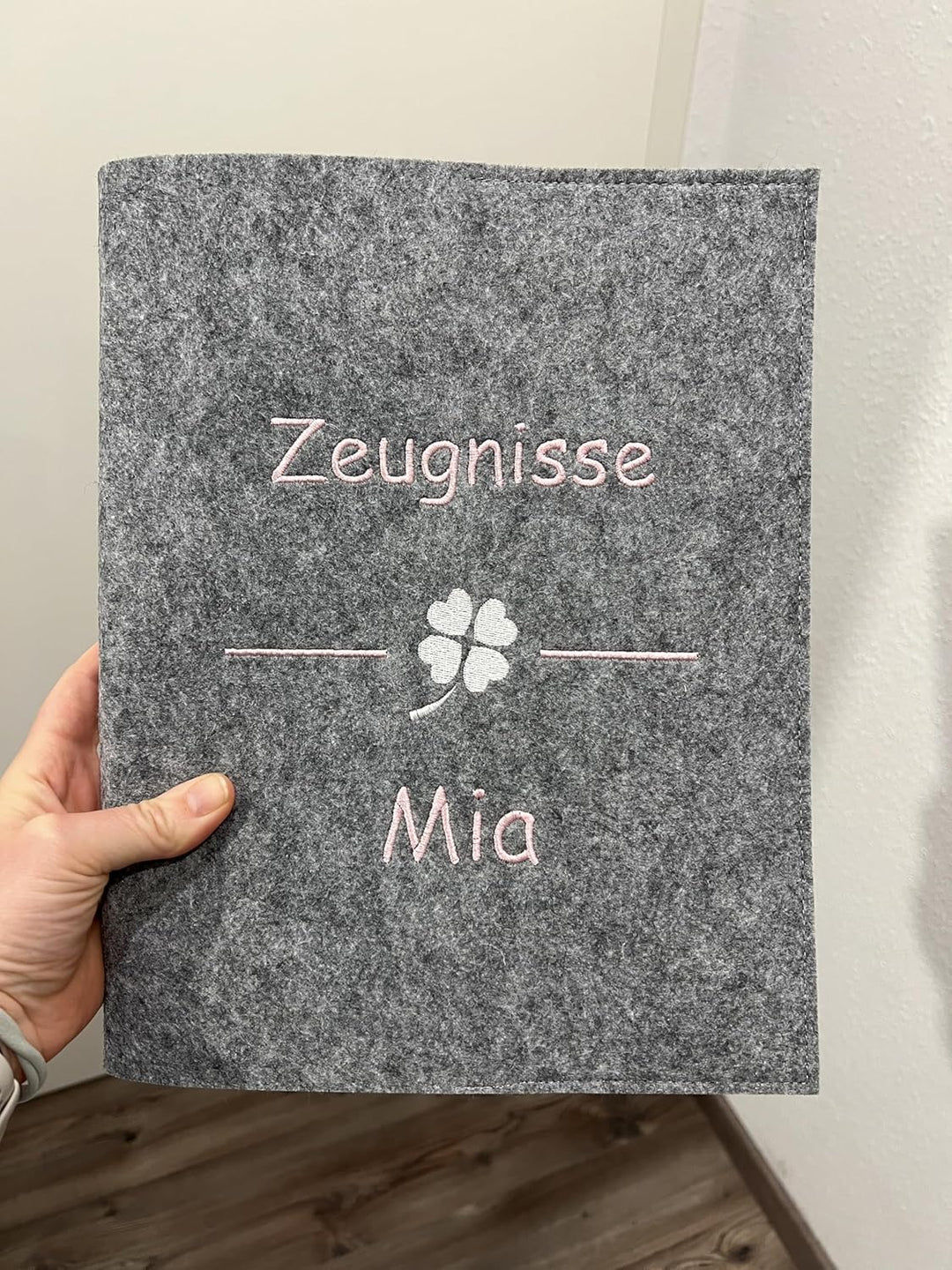 Generisch Zeugnismappe A4 aus Filz | nach Wunsch personalisiert | hochwertig Bestickt | Schulkind |