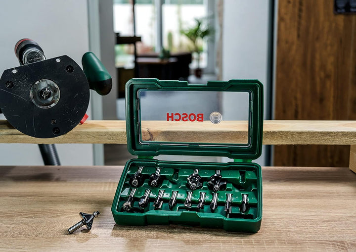 Bosch 15tlg. Hartmetall Fräser Set (für Holz, Ø-Schaft 1/4", Zubehör Oberfräse) 1/4"-Schaft 15 tlg.,
