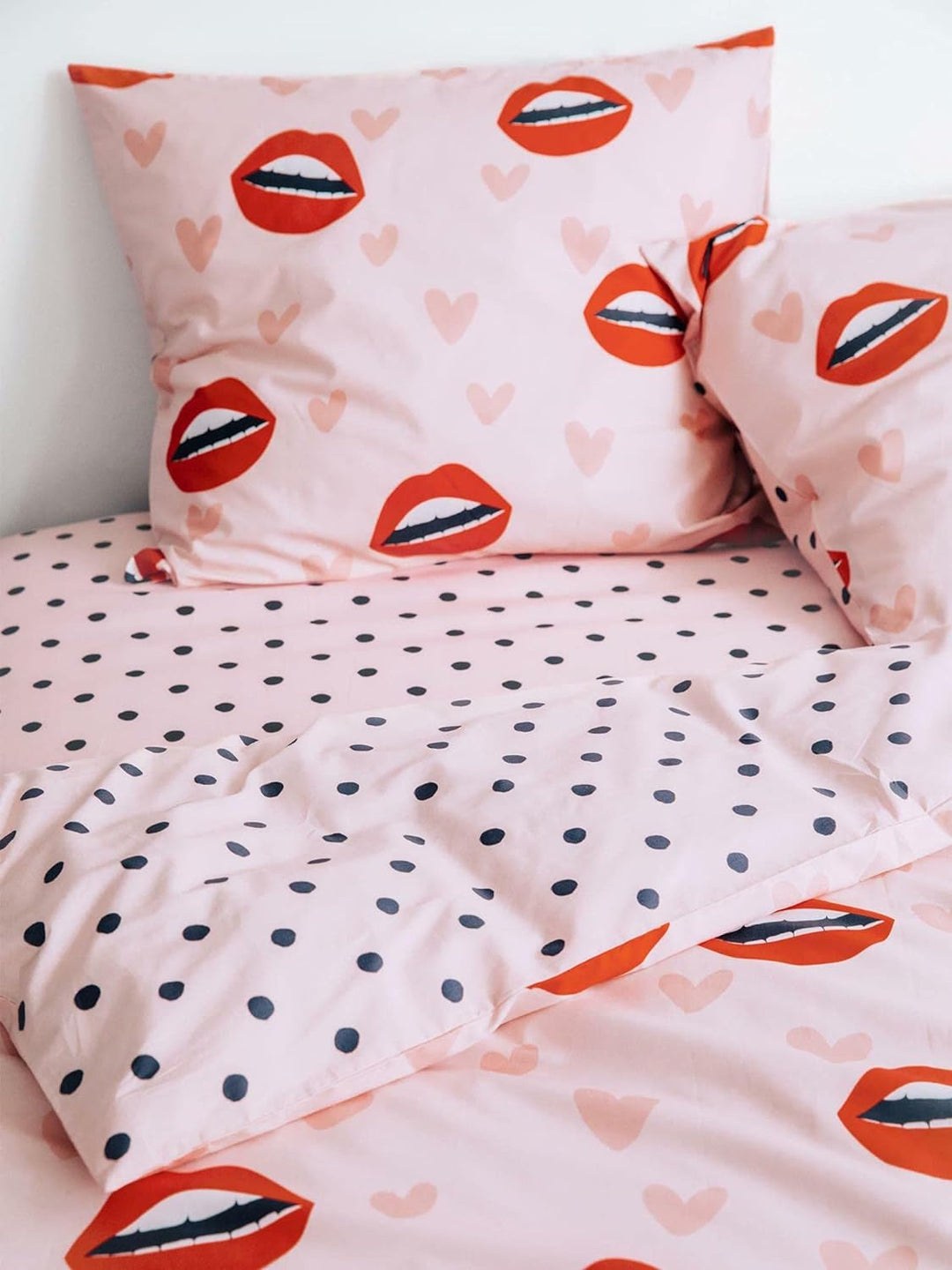 Covers & Co Bettwäsche Kiss My Sass Lippen Und Herzen Bio-Baumwolle Perkal (GOTS) Rose, 155x220 + 1