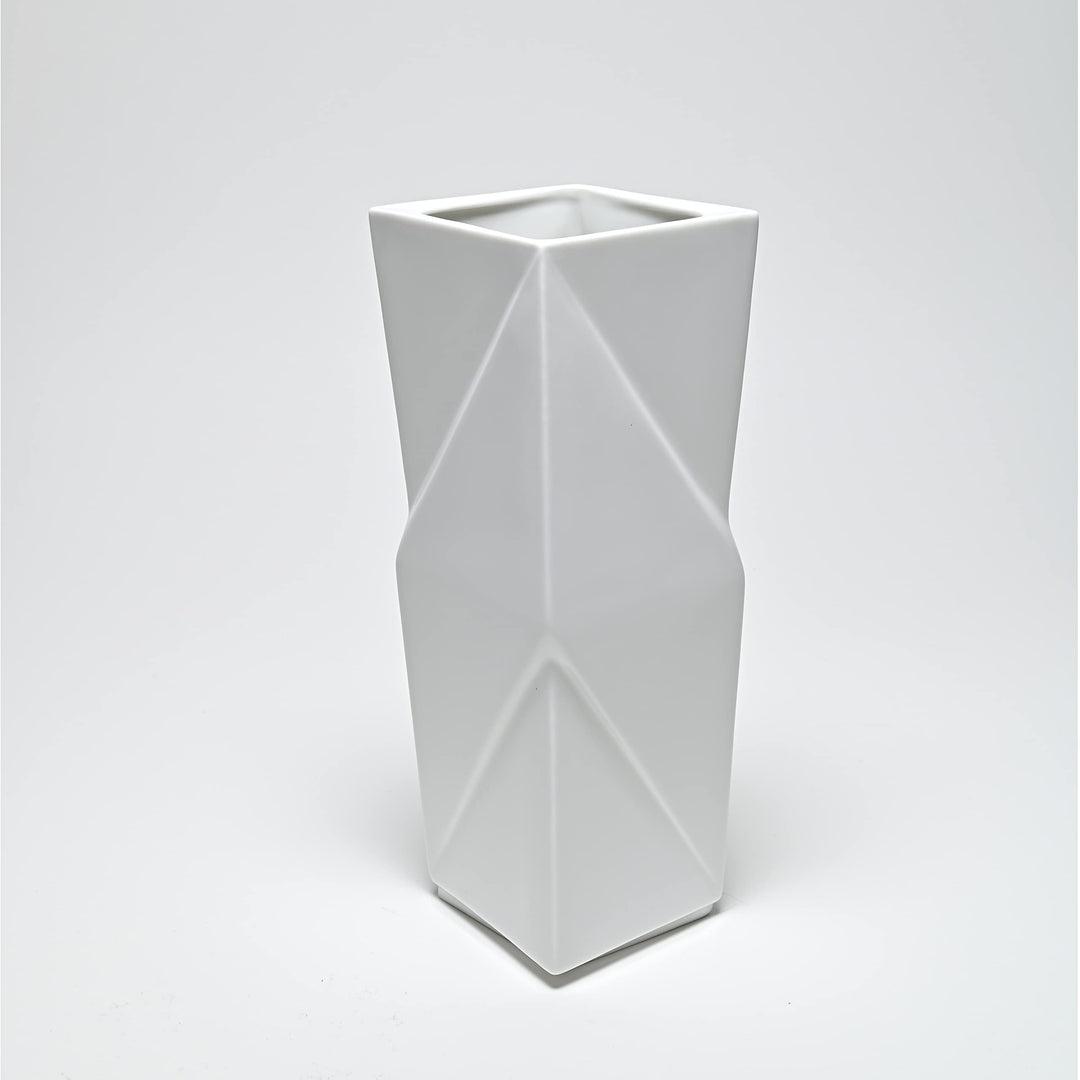 archbase.design - Vase Ribbon small - Made in Germany - Handarbeit - deutsches Hartporzellan (Weiss)