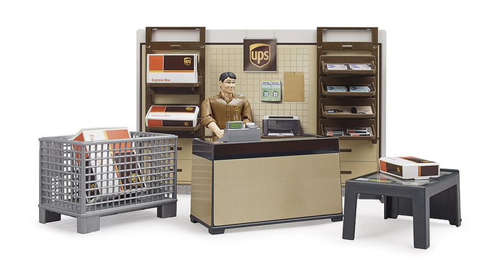 bruder 62250 - Bworld UPS Paketshop mit Tresen, Kasse, Paketwaage, Gitterbox, Pakete, Mitarbeiter &amp;