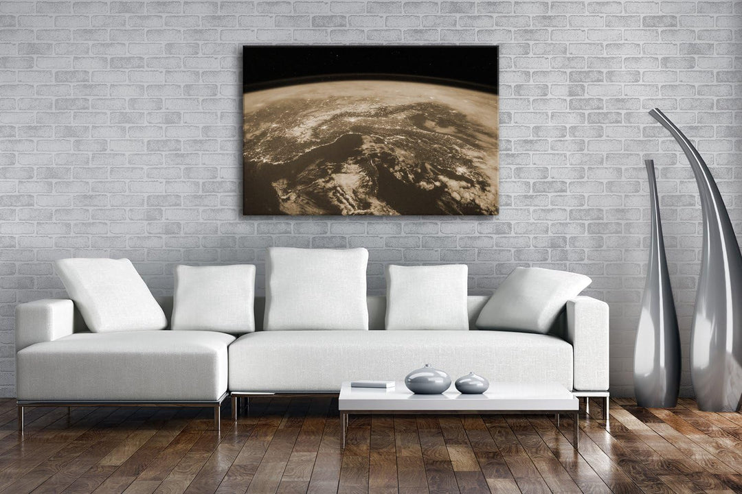 Sicht aus der ISS auf die Erde Format: 80x60 Effekt: Sepia als Leinwandbild, Motiv fertig gerahmt au