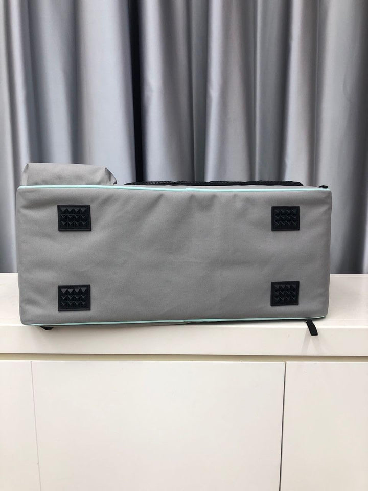 Premium Hundeflugtasche 55x40x23 cm - PET EUWI - Wasserdicht und belastbar bis 12 kg - Komfortable R