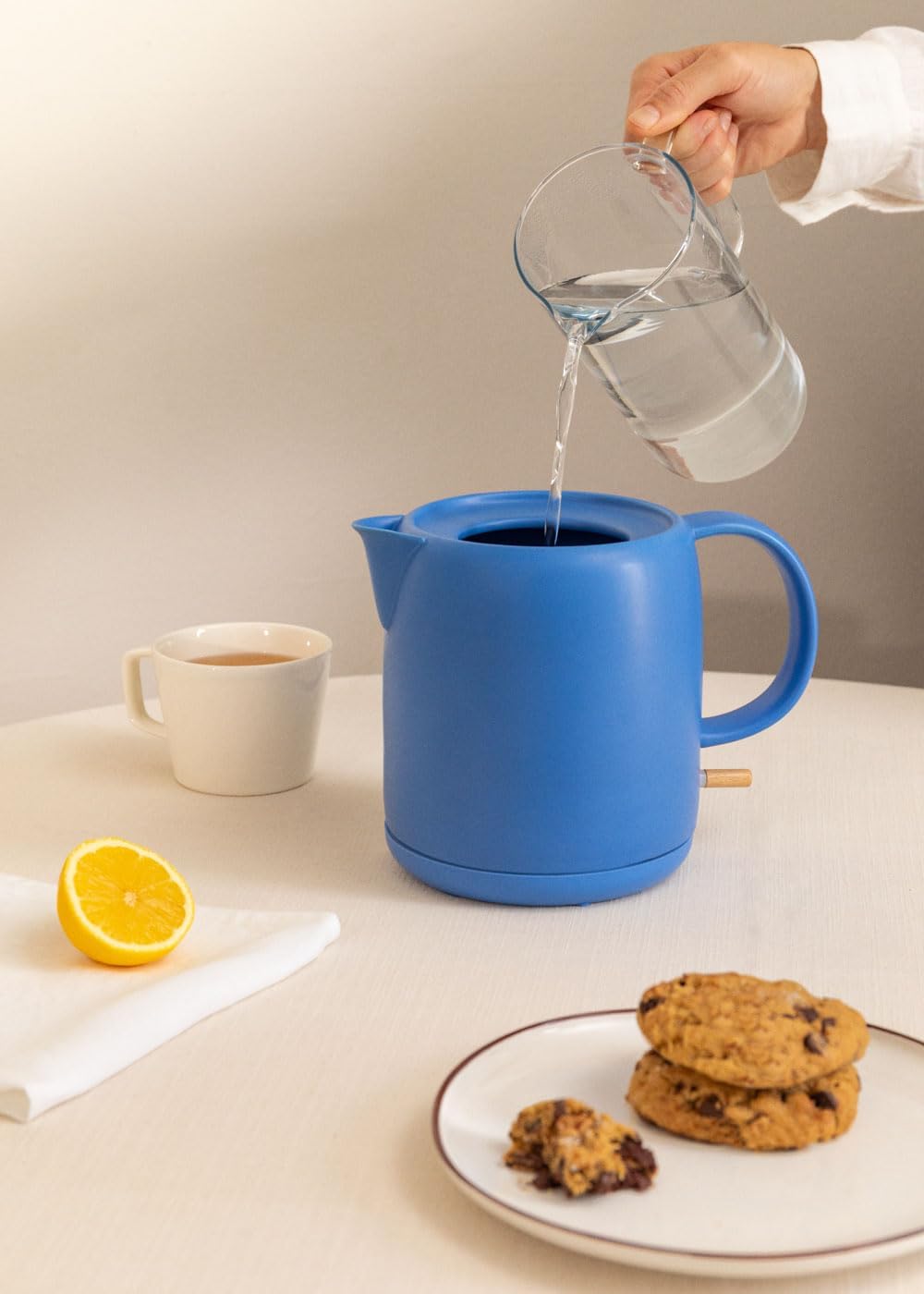 CREATE/KETTLE CERAMIC/Keramischer Wasserkocher Strong Blue/Keramikgehäuse, Aufheizen in 5 Minuten, 1