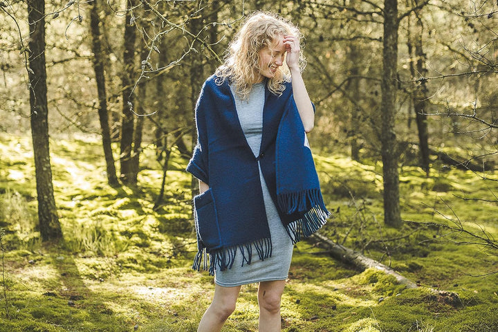 Damen Schal Schultertuch aus 100% Wolle mit Taschen - Poncho Stola 65x180cm + Fransen Tuch & Umschla