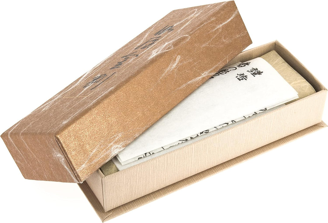 Tierra Zen Kyara Kongo von Nippon Kodo, Medium, in Geschenkbox, Aloeswood Stück